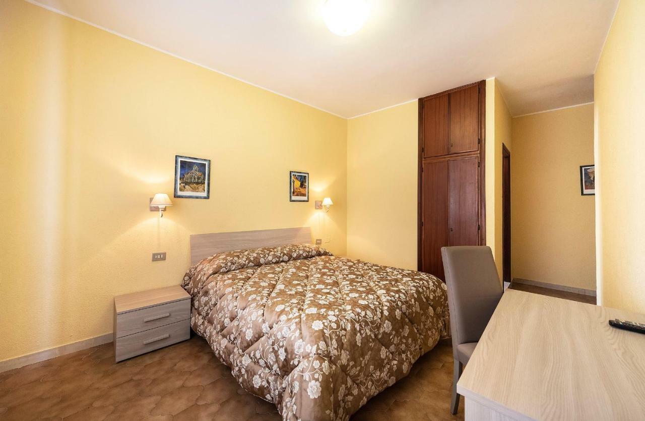 Hotel Aurelia Tarquinia Bagian luar foto