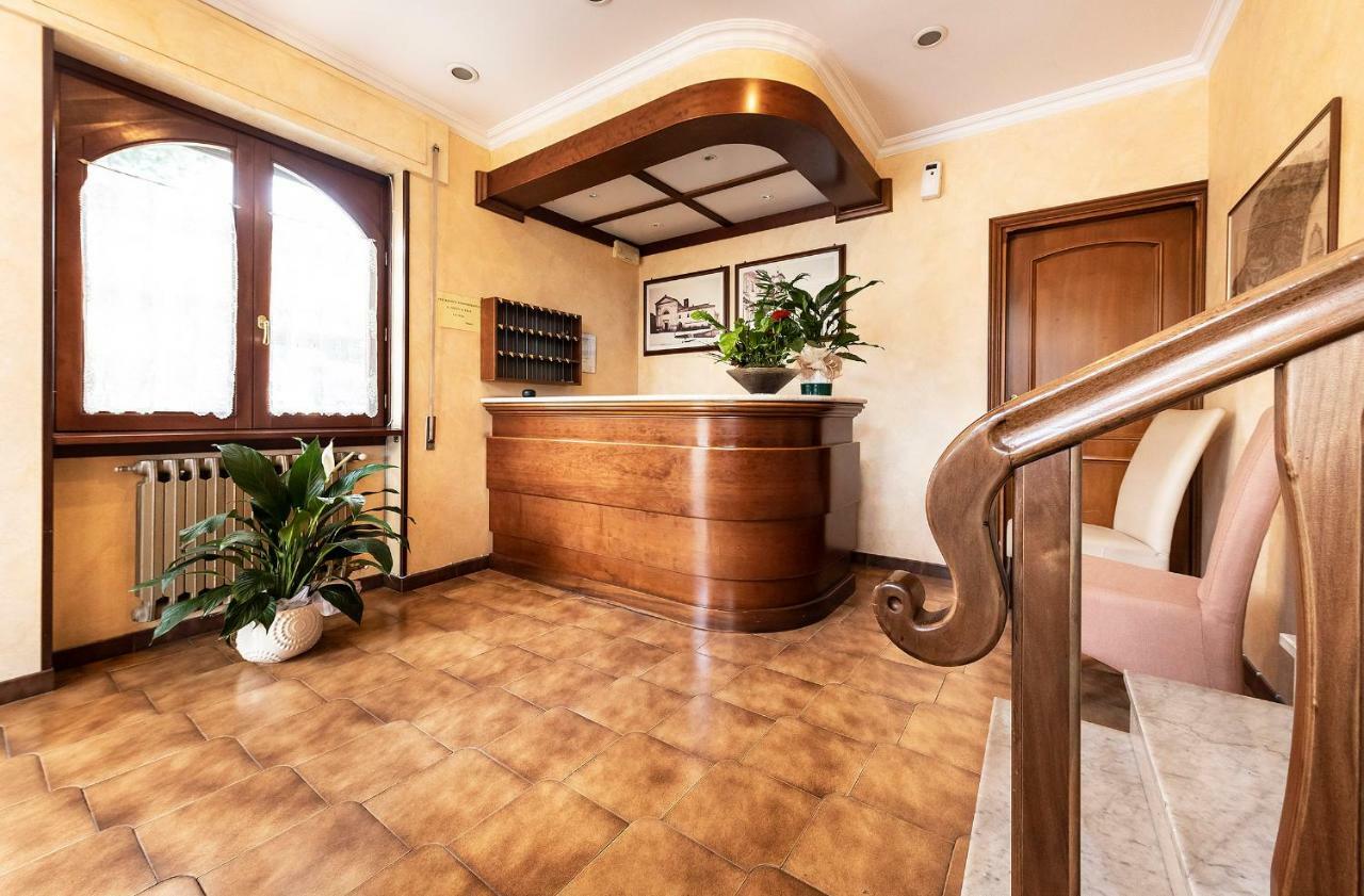 Hotel Aurelia Tarquinia Bagian luar foto