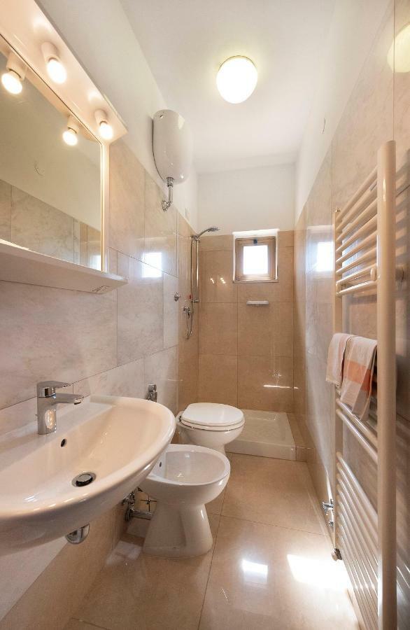 Hotel Aurelia Tarquinia Bagian luar foto